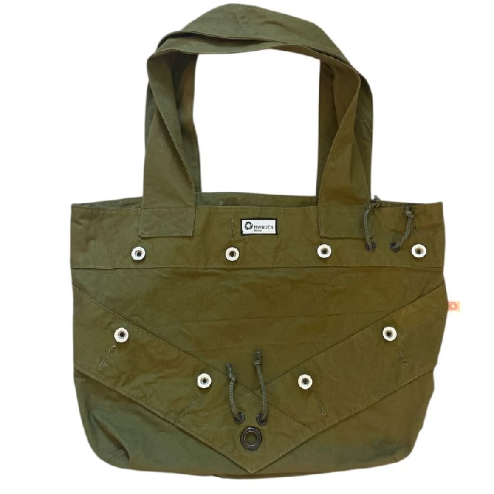 Liten daybag av knappetelt